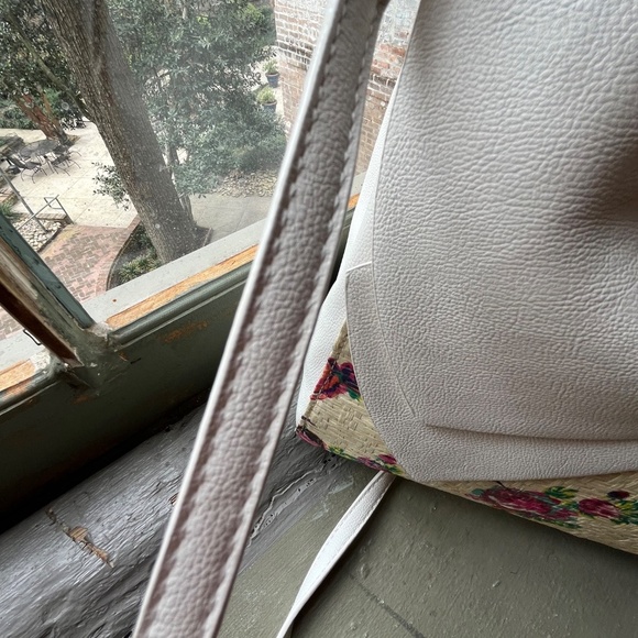 *NWT Betsey Johnson Welcome To The Big Bow Large Satchel Bag Coquette Floral - Picture 13 of 16